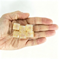 Dés en résine personnalisés de marque, coins arrondis, jaune nacré, D6 16mm, avec points dorés, ensembles de dés