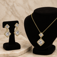 Ensemble collier et boucles d'oreilles pendantes en zircon avec halo de diamants |   Bijoux en cuivre classiques en 2 pièces