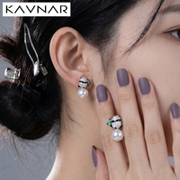 Pendientes KAVNAR con baño de oro blanco, latón, poste de plata 925, perla de bambú, circonita cúbica para mujer