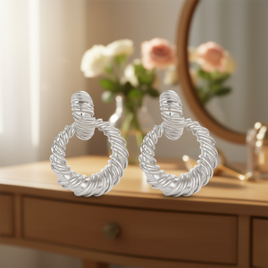 Orecchini a Cerchio Geometrici Trendy Placcati Argento in Lega, Gioielli da Festa per Donna, Orecchini Statement alla Moda Tonalità Oro Bianco - Product Image 2