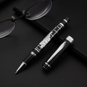 Stylo à bille élégant et classique en métal avec design de carte du monde, logo personnalisé, pour une utilisation promotionnelle d'entreprise et la vente en gros - Product Image 2