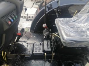 以最优惠的价格购买拖拉机4x4 4wd农用迷你25马力拖拉机 - Product Image 6