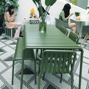 Set <span class=keywords><strong>da</strong></span> <span class=keywords><strong>Giardino</strong></span> Moderno Scandinavo in Ferro per Pranzo all'Aperto, Barbecue e Chiosco di Tè al Latte, Combinazione Chic di Sedie e Tavolo per il Tempo Libero - Product Image 2
