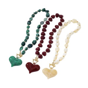 <span class=keywords><strong>Collana</strong></span> con <span class=keywords><strong>Ciondolo</strong></span> a Cuore Grande in Stile Retrò Europeo-Americano, Perline in Resina, Design Semplice e Carino - Product Image 4