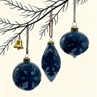 Boule de Noël personnalisable 2026 de 8 cm en verre bleu, faite à la main, par sublimation/flocage, ornements en verre écologiques pour la maison