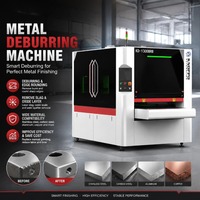 Machine industrielle de ronçonnage et de meulage des bords métalliques