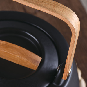 Bộ Ấm Trà Bằng Gỗ Có Tay Cầm Màu Trắng Bán Chạy Với Khay Tre - Product Image 4