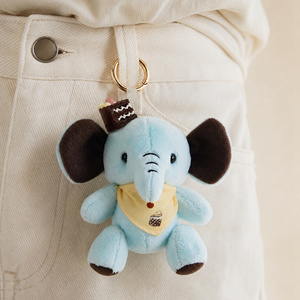 Porte-clés en peluche éléphant jaune OEM ODM, mini breloque éléphant mignon pour sac à dos, cadeaux pour enfants et accessoires quotidiens - Product Image 2