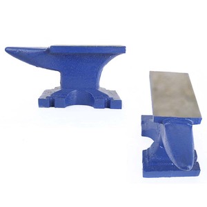 Ensemble d'atelier professionnel en fonte robuste avec enclume à cornes simples pour le travail manuel et le martelage, en acier moulé - Product Image 6