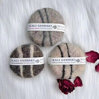 Cadeau de soin corporel écologique, éponge en feutre de laine naturelle faite à la main, boule de savon