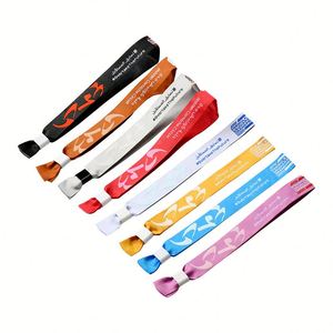 Bracelets de fête personnalisés en tissu imprimé par sublimation pour billet d'entrée d'événement - Product Image 1
