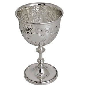 Gobelet de service à vin Verre à vin en métal au design martelé royal pour la maison Hôtel et bar Gobelet à champagne royal à bas prix - Product Image 5