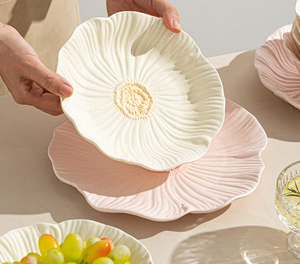 Vaisselle en porcelaine gaufrée écologique personnalisable, motif floral, couleurs pastel, durable, pour hôtels et services de restauration (vente en gros) - Product Image 4