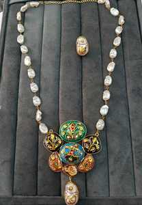 Conjunto de collar tradicional de calidad superior con pendientes Perla multicolor Nuevo diseño para bodas y fiestas de mujeres y niñas - Product Image 2