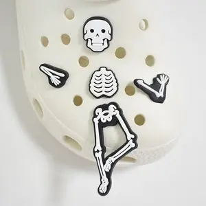 Accessoires de bricolage chaussures uniques décoration os d'horreur halloween squelette crâne chaussures breloques