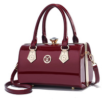 Nouveauté Sac Boston en cuir PU brillant Grande capacité Style rétro Sac à bandoulière pour femme Sac à main de luxe de créateur