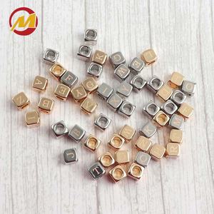 ลูกปัดตัวอักษรทรงลูกบาศก์แบบหนา <span class=keywords><strong>ส</strong></span>ีทอง <span class=keywords><strong>ส</strong></span>ลักลาย <span class=keywords><strong>ส</strong></span>ำหรับทำสร้อยข้อมือ พวงกุญแจ กระเป๋า เครื่องประดับ รูใหญ่ ขายส่ง - Product Image 3