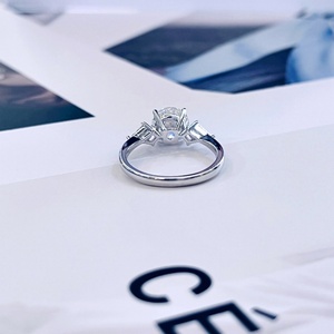 Bague de fiançailles solitaire en diamant ovale certifié IGI, or massif 14 carats, diamant de laboratoire de 1,0 ct, 1,5 ct, 2,0 ct - Product Image 2