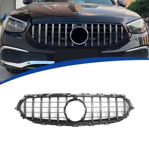 Grille verticale Mercedes-Benz Classe E W213 2021-2023 entièrement noire avec bandes argentées pour pare-chocs avant - Product Image 1