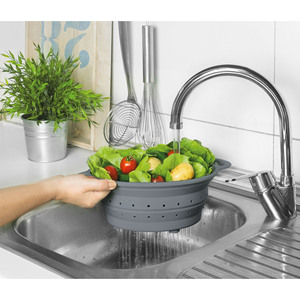 Scolapasta pieghevole con manici per uso in cucina - Product Image 3