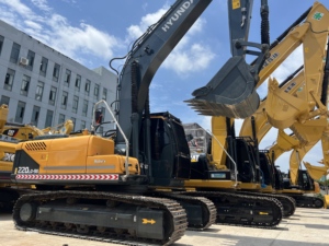 Excavatrice sur chenilles Hyundai R220LC d'occasion d'origine coréenne, 22 tonnes, modèle Hyundai 220LC-9S, pelle hydraulique, matériel de construction - Product Image 3