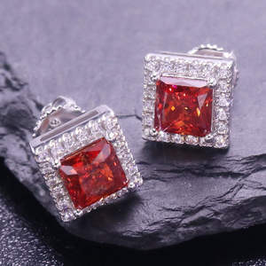 Pendientes Sueltos de 1 Quilate, Color Rojo Cuadrado, Tierra de Diatomeas, Color D - Product Image 2