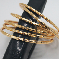 Bracelet ouvert fin plaqué or 18 carats personnalisé pour femmes et enfants, design géométrique tendance, Janex JAX0133, bijoux d'anniversaire