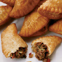 Machine électrique multifonctionnelle de fabrication de Samosa pour les ventes prix bas de la machine de fabrication d'empanadas/boulettes