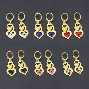 Jxx Direct Supply Nouveauté Boucles d'oreilles en zircon plaqué or 24 carats multicolores en forme de cœur pour femme - Product Image 2