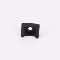Clips de câble automobile ignifuges résistants aux intempéries à haute résistance à la traction taquet d'installation en plastique Flexible 151-00549