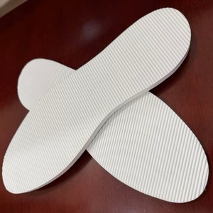 نعال أحذية مخصصة بالجملة، متينة وخفيفة الوزن ومقاومة للتآكل وصديقة للبيئة ومضادة للانزلاق، تصميم عصري للصنادل والشباشب - Product Image 1