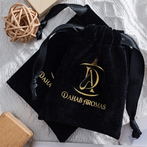 Sacs-cadeaux en velours noir avec logo personnalisé, <span class=keywords><strong>pochette</strong></span> à bijoux plus épaisse et douce pour cosmétiques, parfum, perruques, sac à poussière pour fête, <span class=keywords><strong>mariage</strong></span>, moins cher - Product Image 5