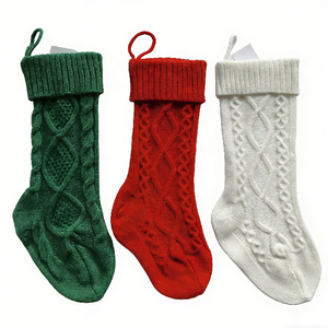 Chaussettes <span class=keywords><strong>de</strong></span> <span class=keywords><strong>Noël</strong></span> en tricot torsadé Rouge Vert Blanc, Chaussettes suspendues pour cheminée, Sacs cadeaux, Décoration <span class=keywords><strong>de</strong></span> fête - Product Image 3