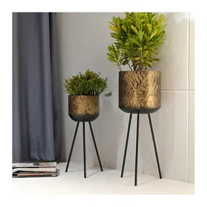 Plantador de metal moderno, plantador de pincel preto de ouro com padrão de flor para decoração interna de casa e ao ar livre de jardim