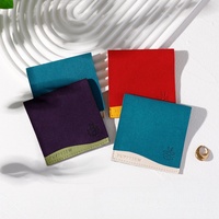Mikrofaser-Schmuckbeutel 8x8cm Luxus-Geschenkumschlag mit Individuellem Logo Farbblock-Design Faltbar Minimalistischer Stil
