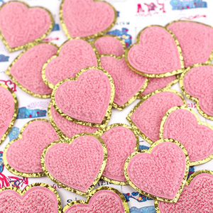 Broderie de paillettes dorées autocollantes Chenille <span class=keywords><strong>Patch</strong></span> 3D Stick Heart Sticker pour sacs vêtements chapeaux plastique thermocollant Style - Product Image 3