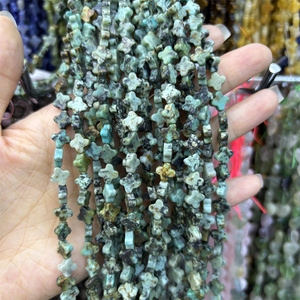 HUI RUI Piedra Natural 8*8*3mm Cuentas de trébol Piedra Natural Cristal Forma de trébol Cuentas espaciadoras de piedra para la fabricación de joyas Collar - Product Image 2