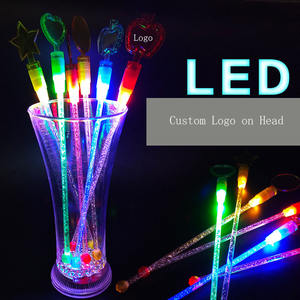 Klub malam Bar warna-warni minuman pengaduk koktail tongkat memutar plastik disesuaikan Logo menyala LED koktail PS pengaduk koktail - Product Image 1