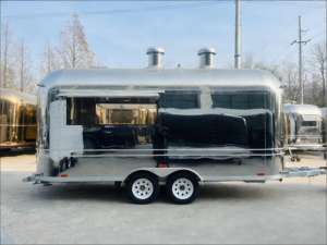 รถขายอาหารมือสองที่ได้รับการรับรองพร้อมขาย อุปกรณ์ครัวครบชุดและใบรับรองที่ถูกต้อง ราคาประหยัดสำหรับผู้ซื้อครั้งแรก - Product Image 1