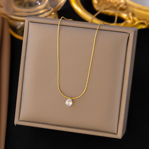 Mother of the Bride Gift Ideas: Thoughtful & Timeless Picks