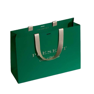 Sacs de shopping de luxe vert foncé avec ruban noir disponibles pour les boutiques de vêtements - Product Image 2