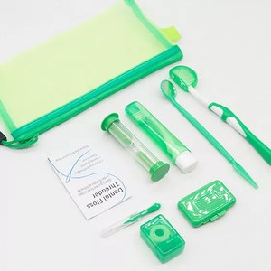 طقم فرشاة أسنان طبية للعناية بالأسنان وتقويمها من UM، 8 قطع بلاستيكية معتمدة من ISO - Product Image 4