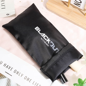 Paquete de extensiones de pelo de Peluca de satén negro impreso con logotipo personalizado, bolsa con cordón, bolsa de regalo de satén de seda de lujo para el cabello - Product Image 5