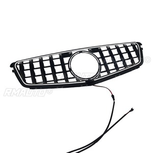 ตะแกรงกันชนหน้ารถยนต์ LED แบบตกแต่งสำหรับ Mercedes Benz C-Class W204 ปี 2009-2014 สไตล์ GT - Product Image 3