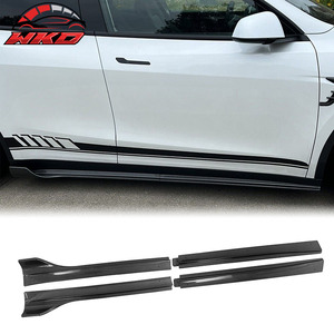 Jupes latérales style IKON V3 en fibre de carbone brillante pour Tesla Model Y 2020-2025 - Product Image 1