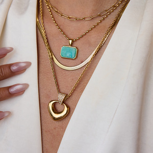 Collar con colgante de corazón de acero inoxidable con diamantes de imitación y cadena trenzada, regalo de joyería para mujer - Product Image 2