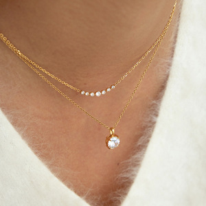 Collier en zircon avec chaîne en or, pierres rondes serties griffe, bijoux fins pour usage quotidien - Product Image 2