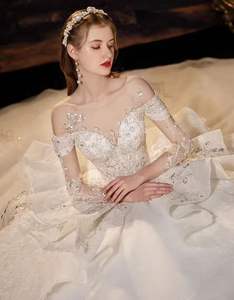 NDB10997 Robe de mariée épaules dénudées, nouveau style, faite main, style princesse féerique, élégance discrète, traîne longue - Product Image 3