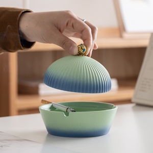 Cendrier en céramique style rétro chinois Cité Interdite Temple du Ciel avec couvercle anti-cendres volantes pour la maison et le bureau - Product Image 1