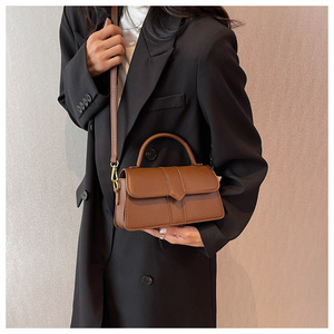 Bolsos de hombro simples personalizados de fábrica, diseño de nicho, bolso de moda Retro para mujer, bolso cruzado de hombro cuadrado pequeño - Product Image 5